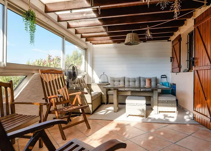 Villa Pavillon T3 Renove Avec Piscine, Parking, Vue Nature - 4 Pers. - - Fr-1-409-163 *